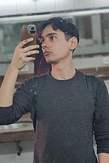 Axo Escort Masculino