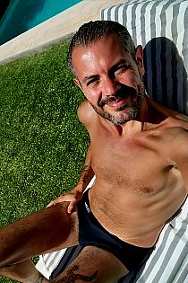 Señor Grey Male Escort