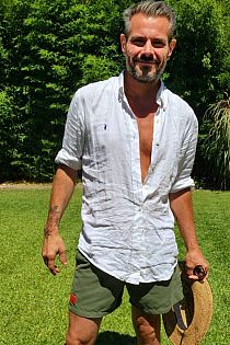 Señor Grey Escort Masculino