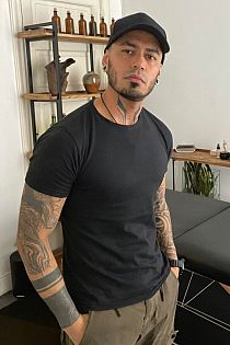 Charlie Masajista masculino