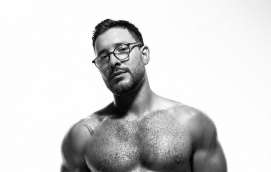 Leo Master Male Escort