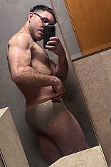 Leo Master Escort Masculino