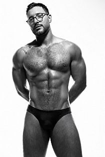 Leo Master Escort Masculino