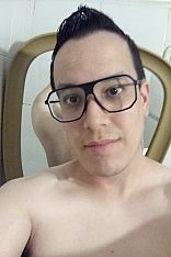 Giuliano Escort Masculino