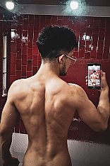 Photo #2 of Javi y Viktor