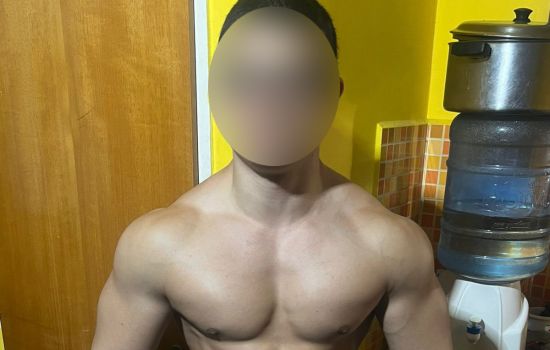 Arnold Escort Masculino