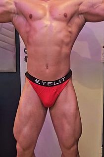 Arnold Escort Masculino