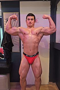 Arnold Male Escort