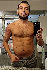 Photo #3 of Criss V.