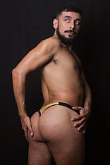 Photo #13 of Criss V.
