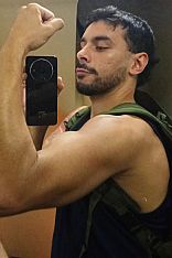 Photo #3 of Criss V.