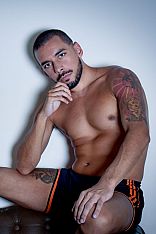 Photo #3 of Criss V.