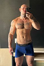 Photo #8 of Harald Borbón