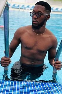 Tony Black Escort Masculino