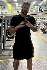 Photo #2 of Felipe