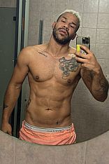 Photo #2 of Felipe