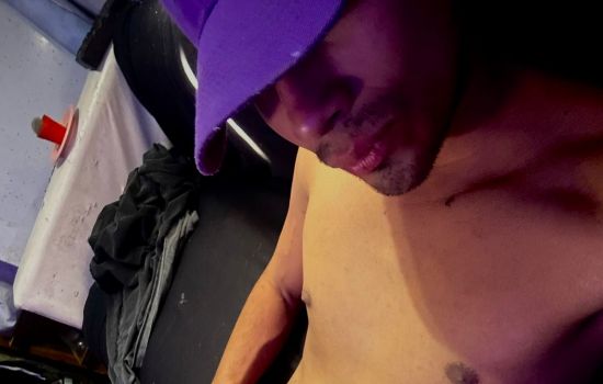 Ellier Escort Masculino