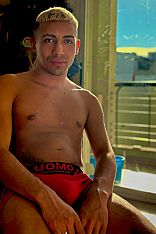 Ellier Escort Masculino