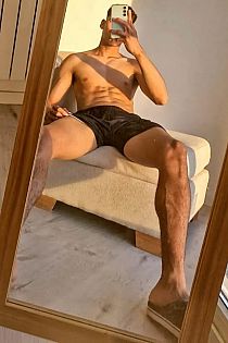 Alexis Male Escort