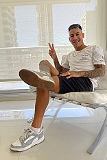 Thom Escort Masculino
