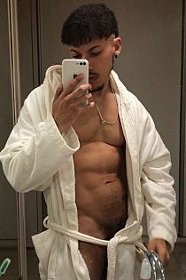 Colombiano Male Escort
