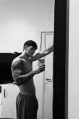 Eze Shelby Escort Masculino