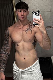 Eze Shelby Male Escort