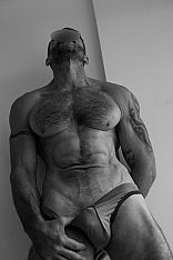 Resiliente Male Escort