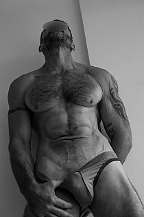 Resiliente Male Escort