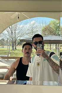 Two Guys Masajista masculino