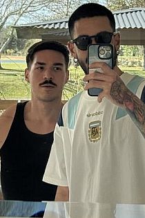 Two Guys Escort Masculino