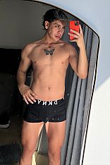 Foto #2 de Tom Varese