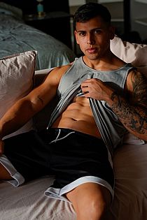 Tomy King Male Escort