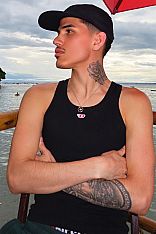 Photo #4 of Yuri Oliver