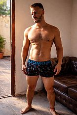 Paul Male Escort