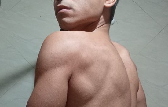 Tomi Male Escort