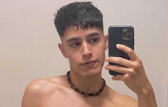 Jonas Male Escort