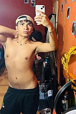 Photo #3 of Uziel