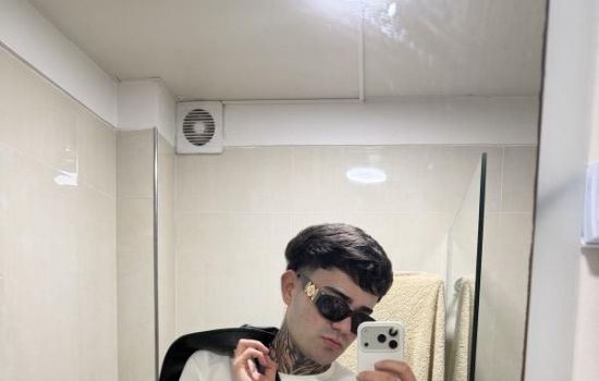 Adrián 20  x 5 Escort Masculino