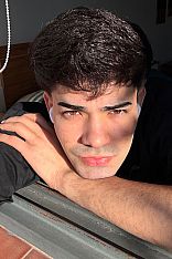 Photo #5 of Adrián Mdz
