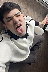 Photo #11 of Adrián 20  x 5
