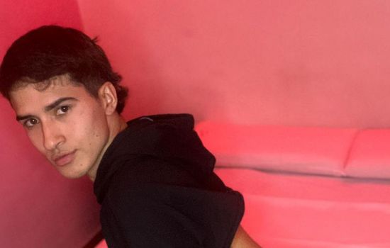 Elías Male Escort