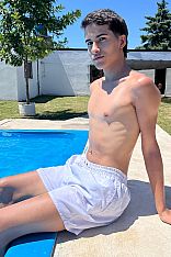 Photo #5 of Elías