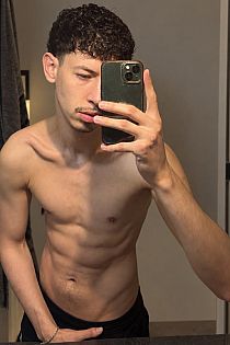 Tayler Masajes Male Escort