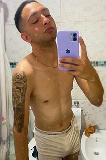 Nicki Male Escort