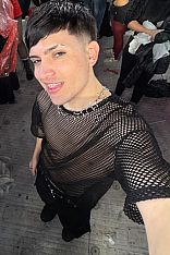 Photo #15 of Cris