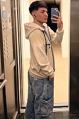Photo #4 of Cris