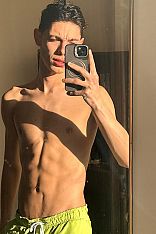 Toni Twink Acompañante masculino