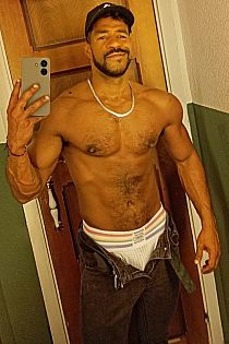 Victor H. Escort Masculino