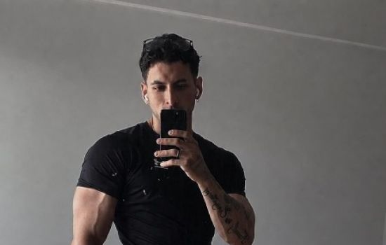 Charly Escort Masculino